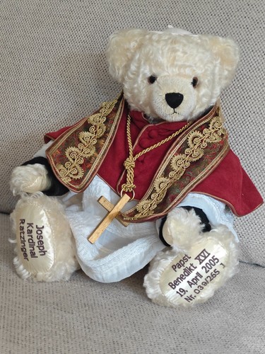 Hermann teddy papst benedikt - hermann,